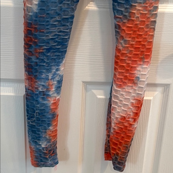Red and Blue Tie-Dye Leggings with Abstract Design - Picture 5 of 7